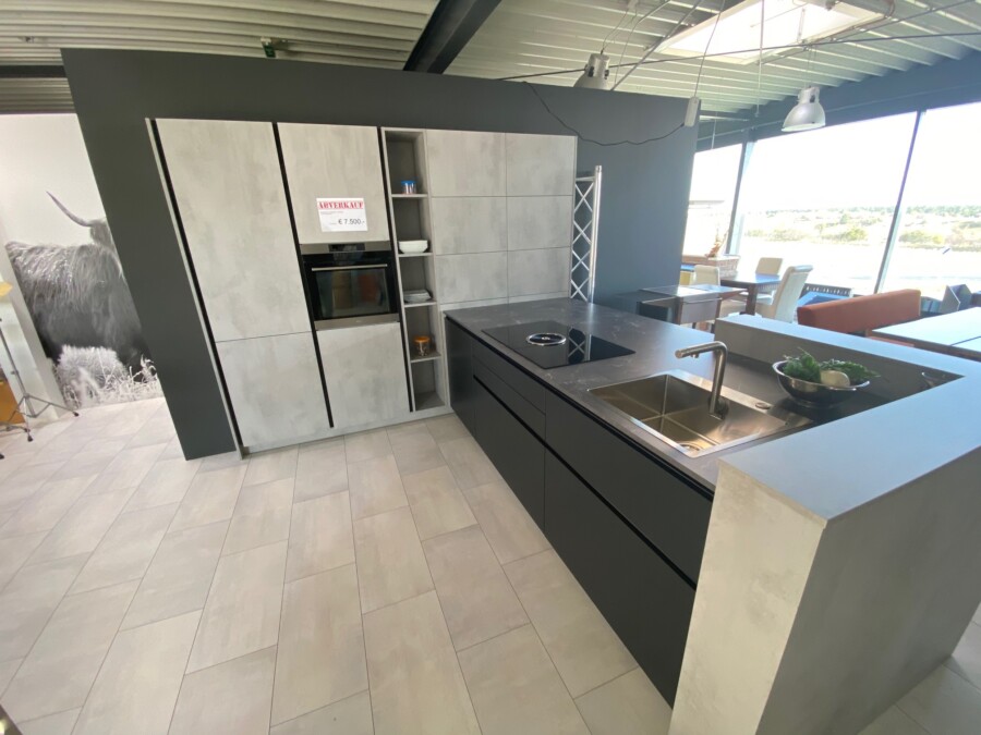 DANKÜCHEN moderne Küche Modell Silbermond/Lionga